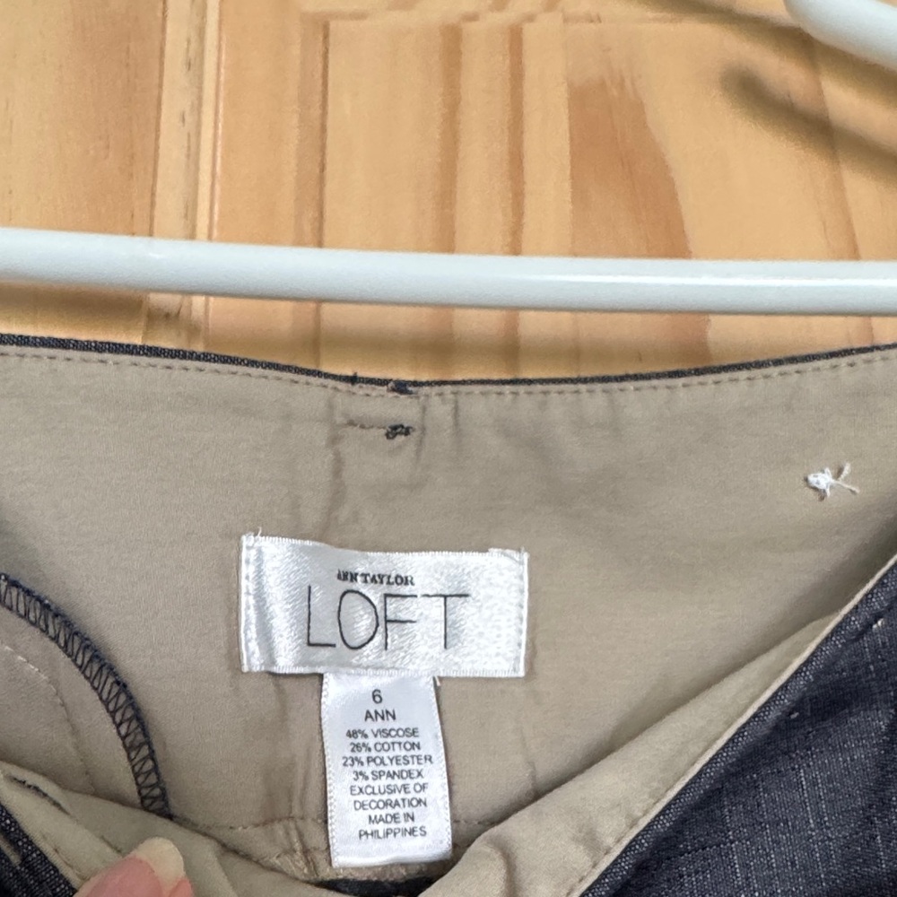 Ann Taylor LOFT Wide Leg Pants - denim with beautiful stitching detail in tan
